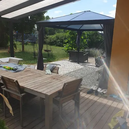 Διαμέρισμα Ruhiges Und Familiaeres In Retzer Weinregion *